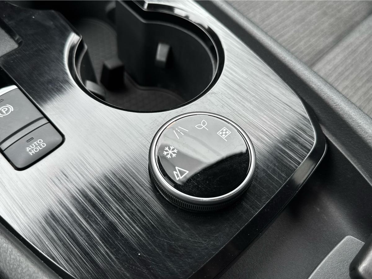 2021 Nissan Rogue - Image 16