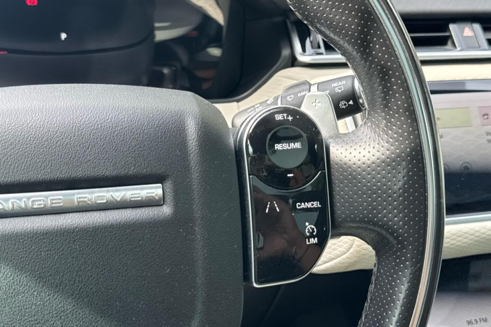 2018 Land Rover Range Rover Velar - Image 15