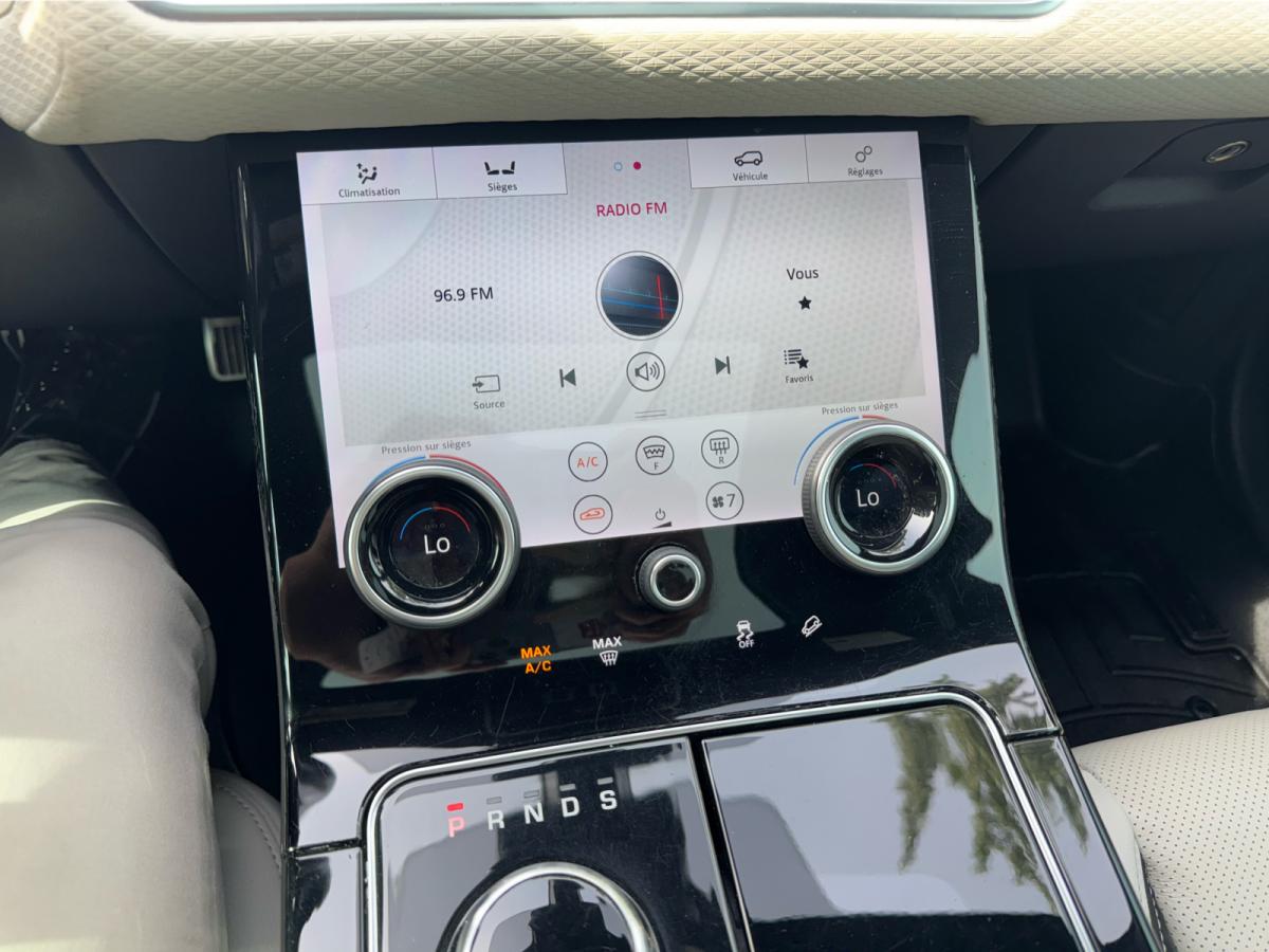 2018 Land Rover Range Rover Velar - Image 17