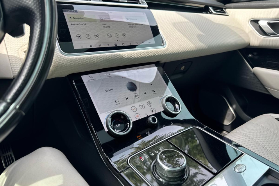 2018 Land Rover Range Rover Velar - Image 16