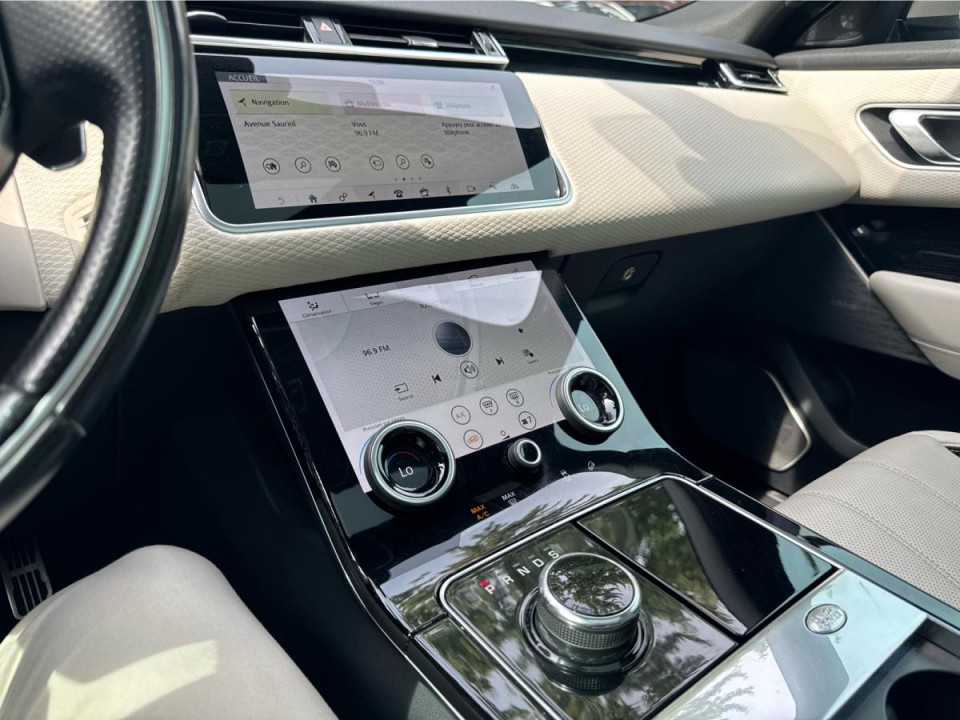 2018 Land Rover Range Rover Velar - Image 16