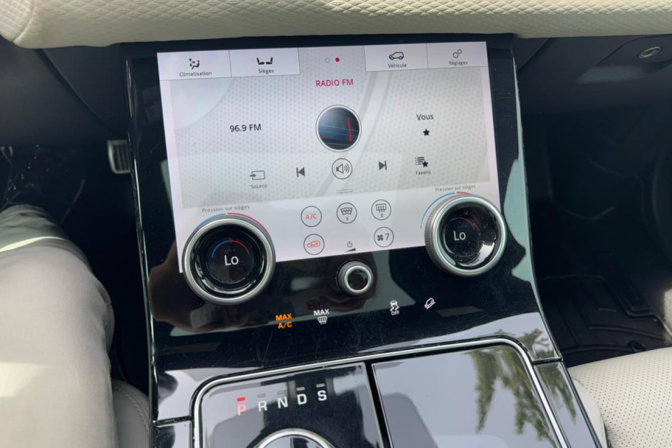 2018 Land Rover Range Rover Velar - Image 17