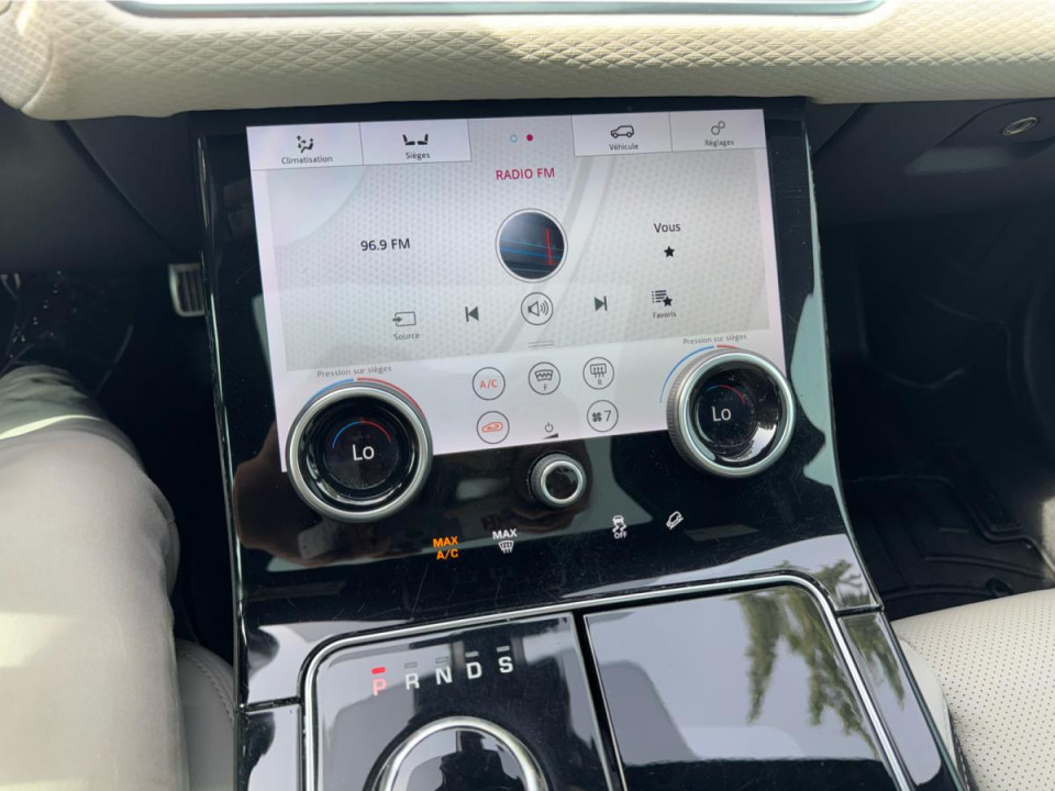 2018 Land Rover Range Rover Velar - Image 17