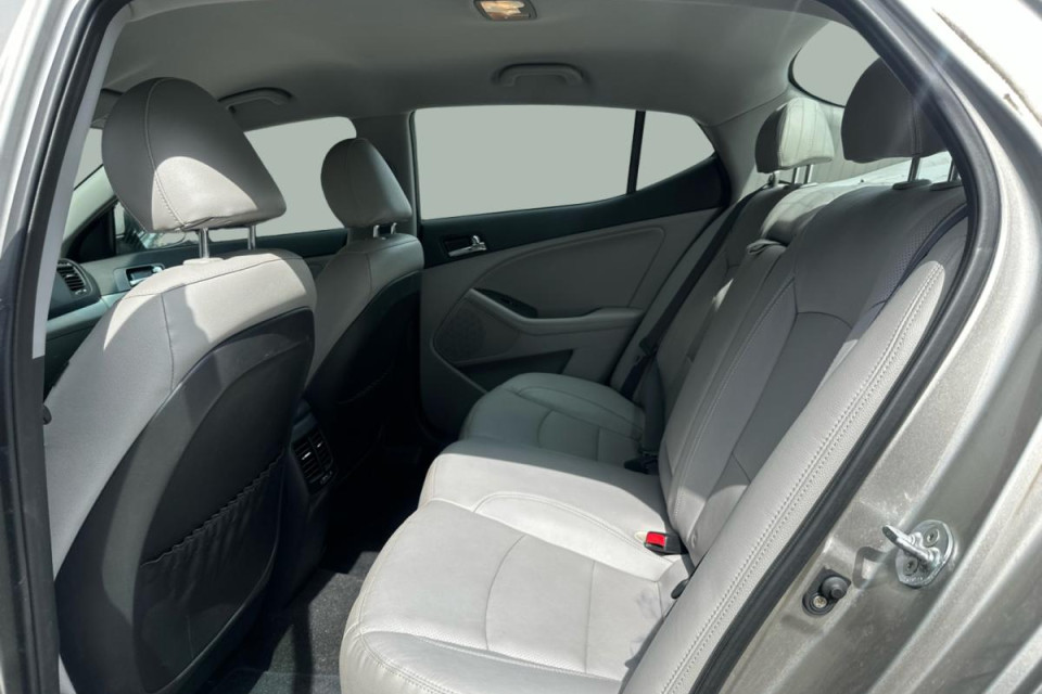 2013 Kia Optima - Image 11