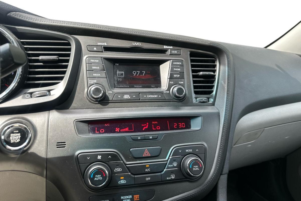 2013 Kia Optima - Image 16