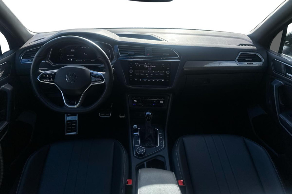 2023 Volkswagen Tiguan - Image 11