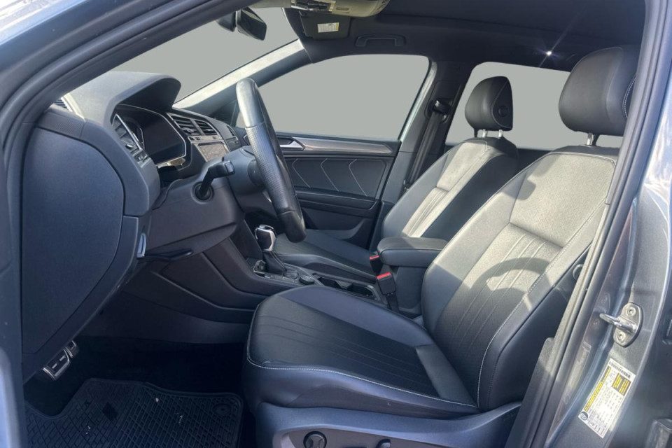 2023 Volkswagen Tiguan - Image 12