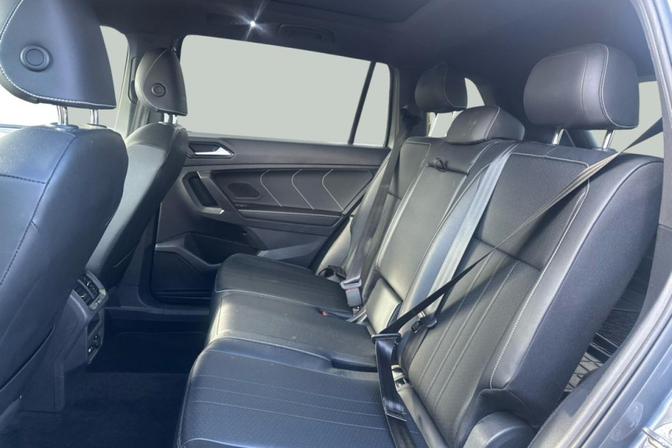 2023 Volkswagen Tiguan - Image 13