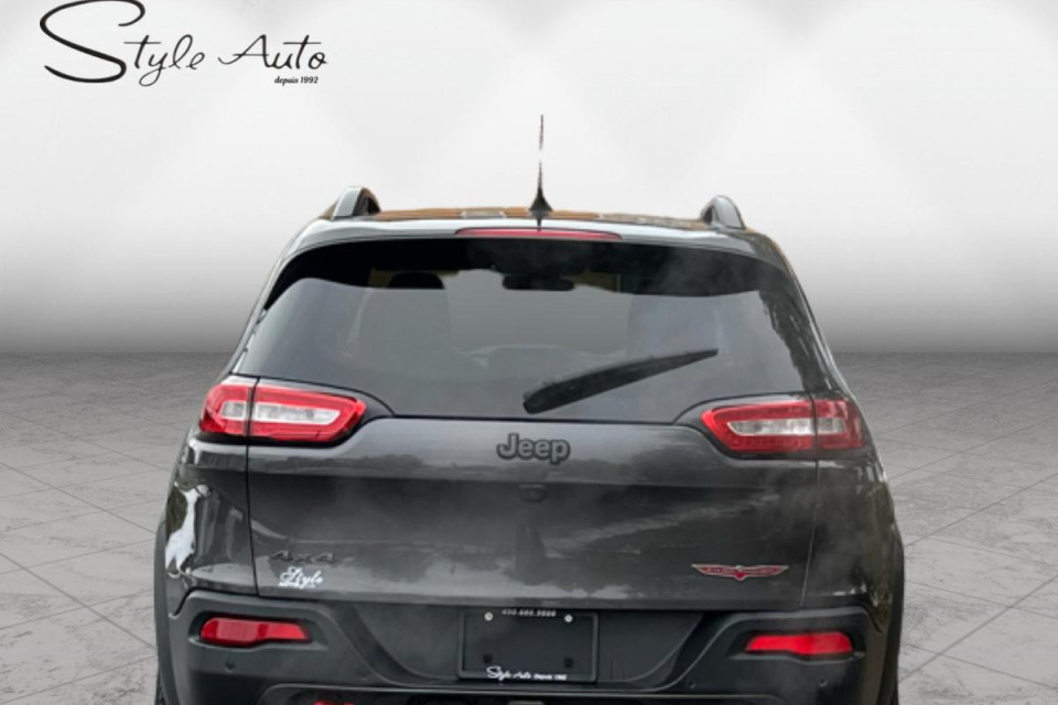 2018 Jeep Cherokee - Image 5