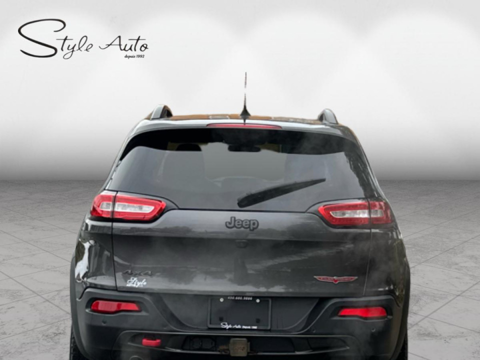 2018 Jeep Cherokee - Image 5