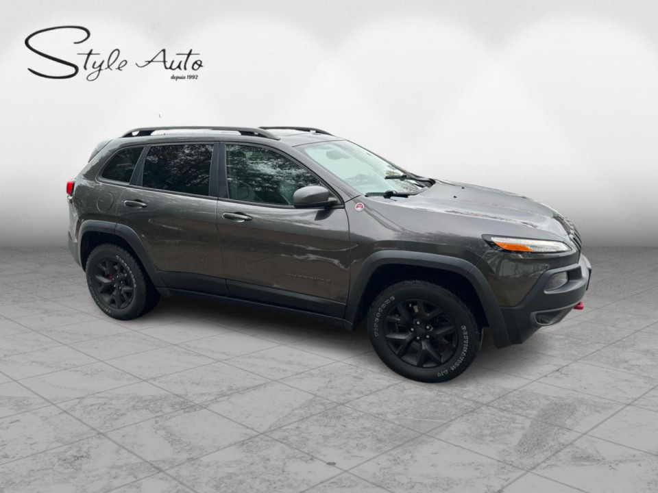 2018 Jeep Cherokee - Image 6