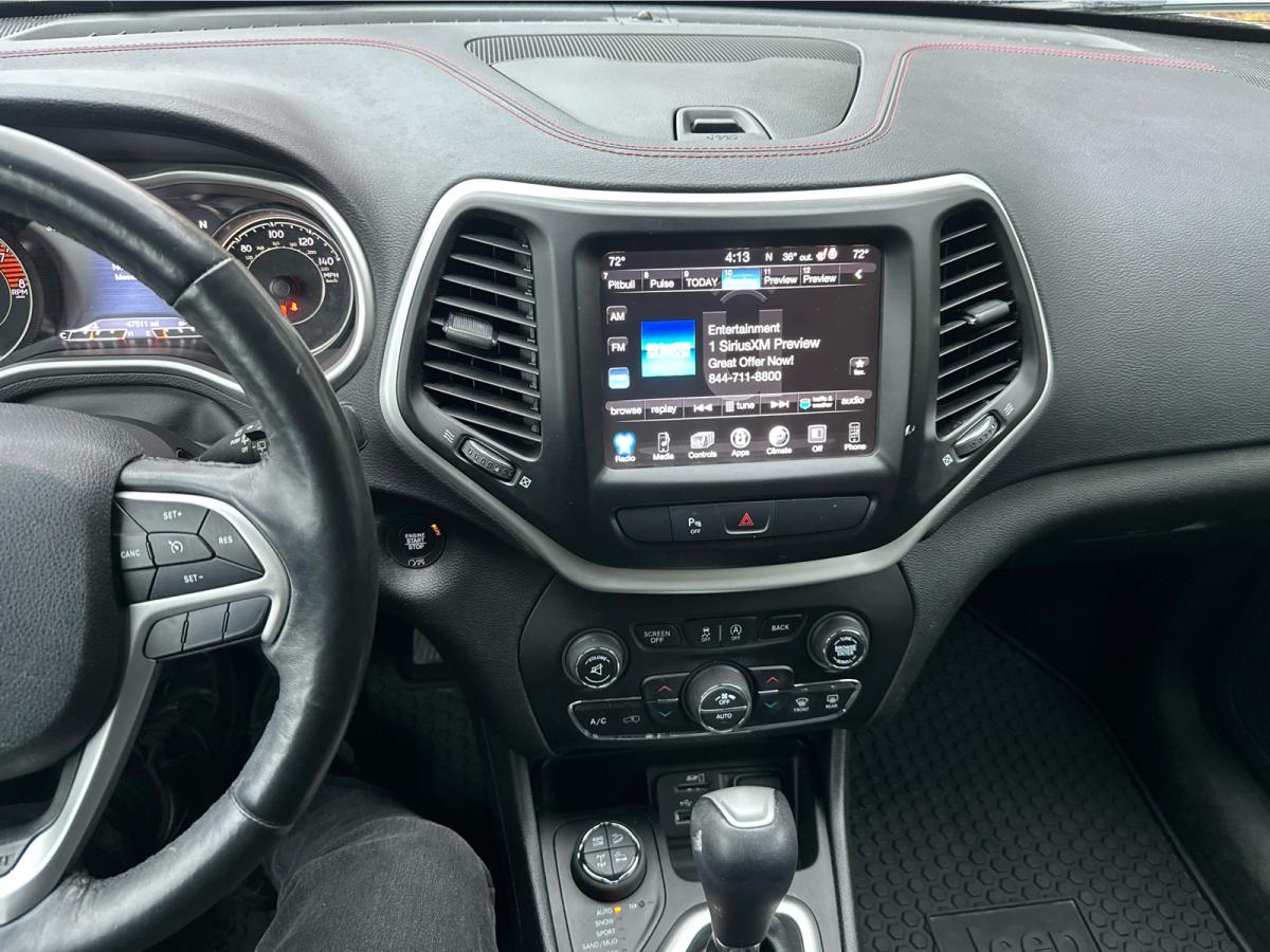 2018 Jeep Cherokee - Image 15