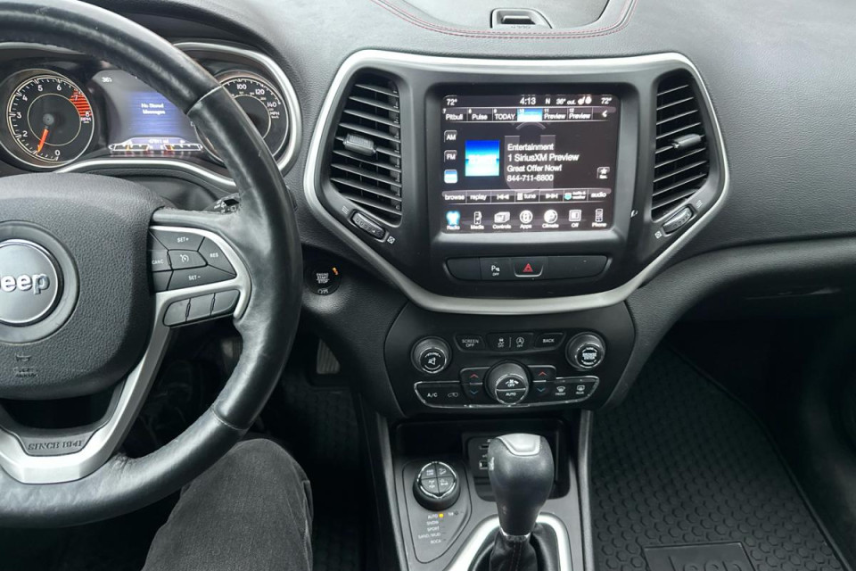 2018 Jeep Cherokee - Image 14