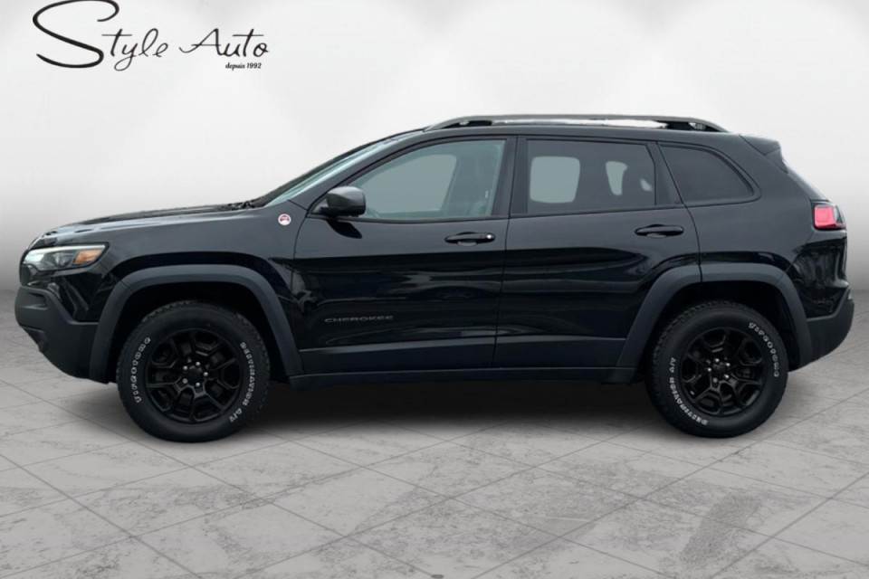 2019 Jeep Cherokee - Image 2