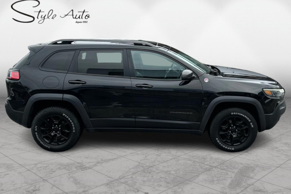 2019 Jeep Cherokee - Image 7