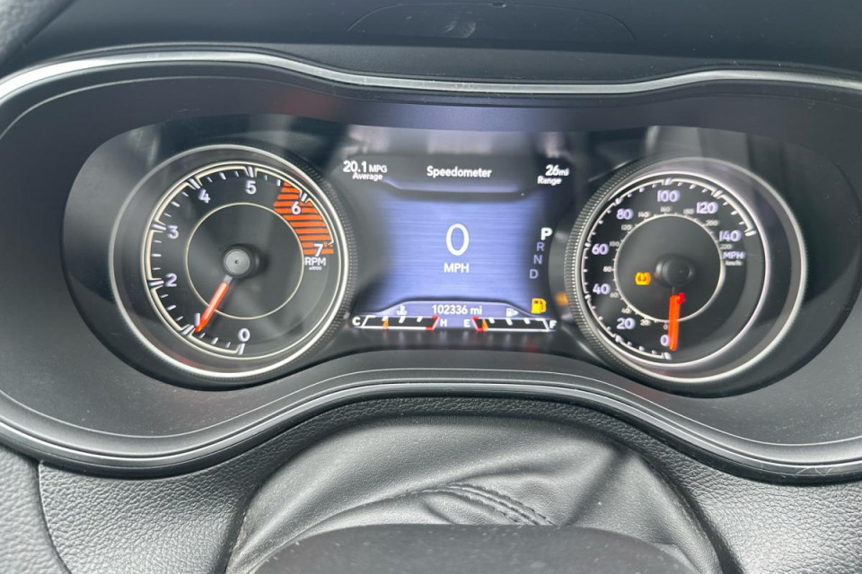 2019 Jeep Cherokee - Image 14