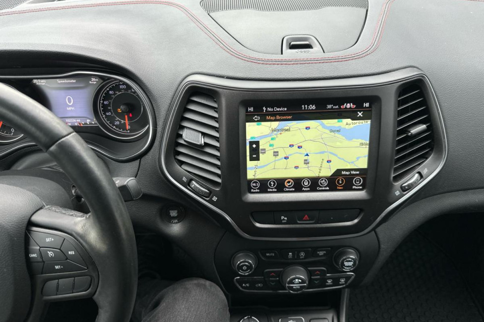 2019 Jeep Cherokee - Image 15