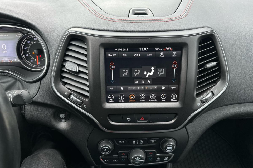 2019 Jeep Cherokee - Image 16