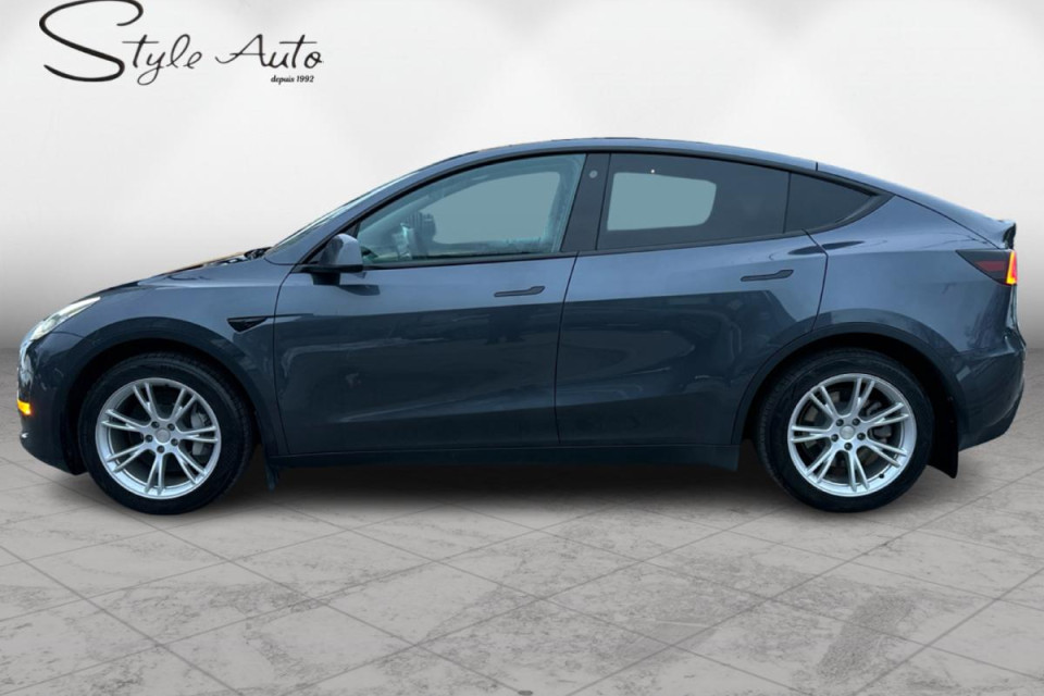 2023 Tesla Model Y - Image 3