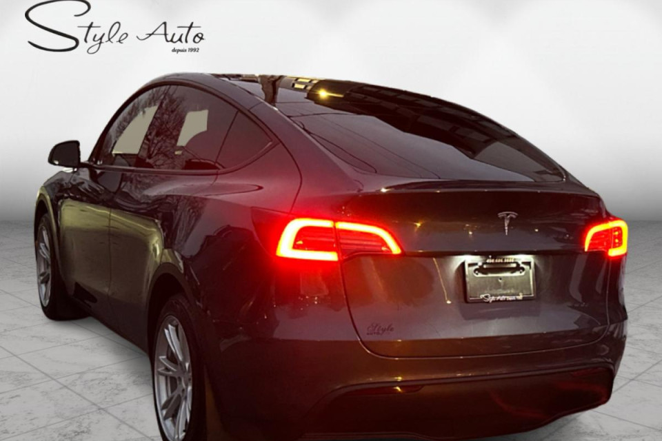 2023 Tesla Model Y - Image 4