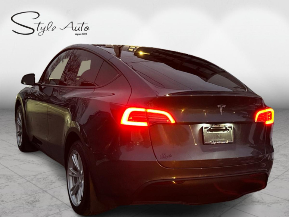 2023 Tesla Model Y - Image 4