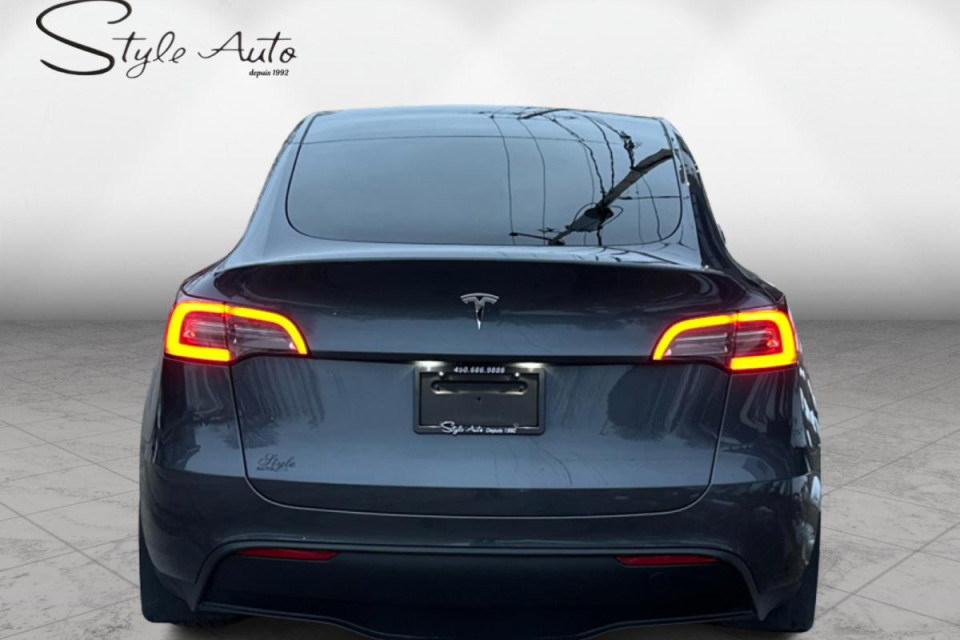 2023 Tesla Model Y - Image 5