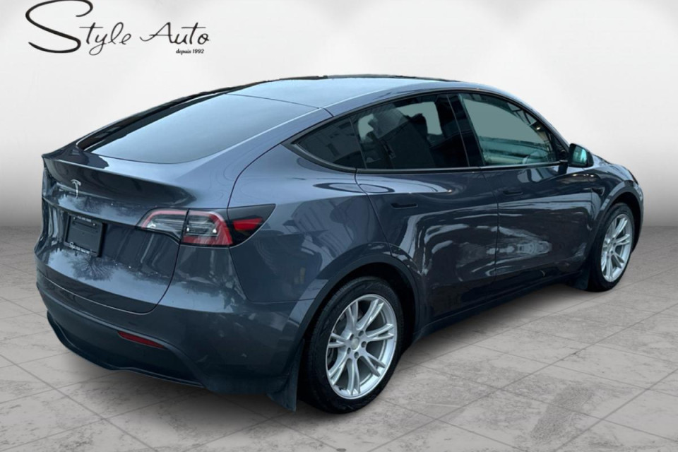 2023 Tesla Model Y - Image 6