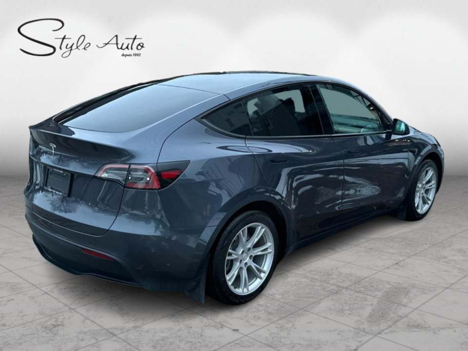 2023 Tesla Model Y - Image 6