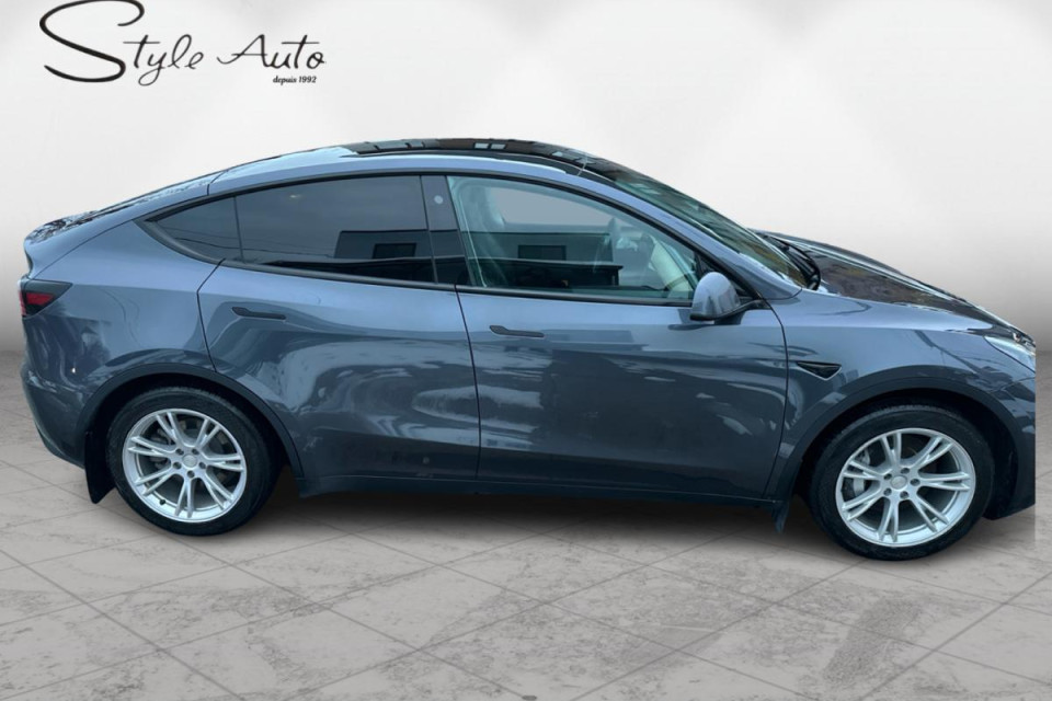 2023 Tesla Model Y - Image 7