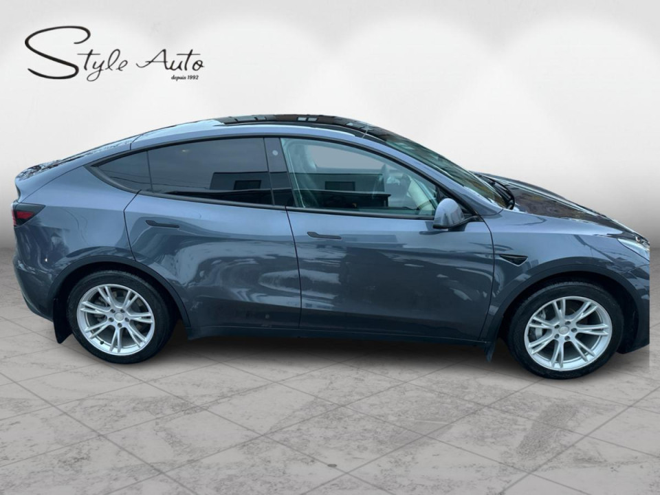 2023 Tesla Model Y - Image 7