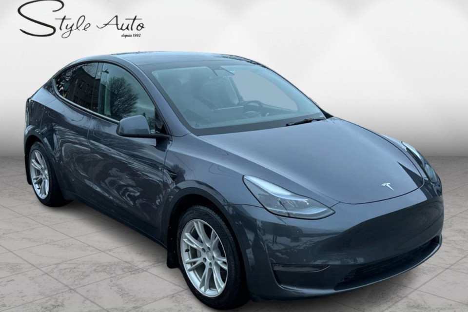 2023 Tesla Model Y - Image 8