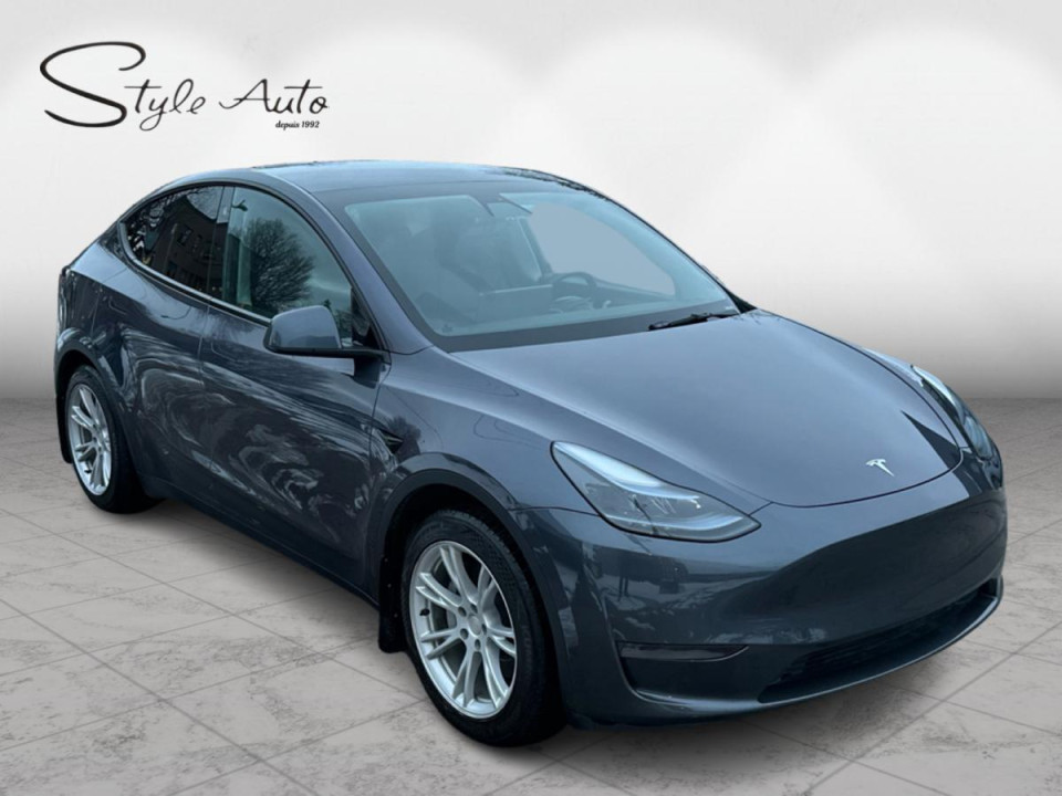 2023 Tesla Model Y - Image 8