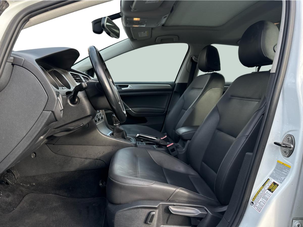 2015 Volkswagen Golf - Image 10