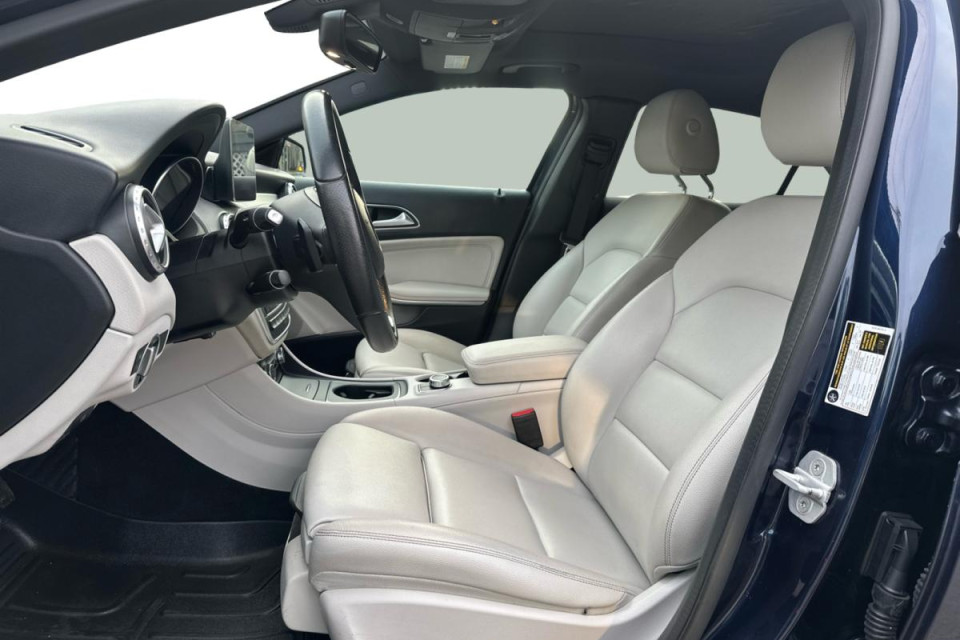 2017 Mercedes-Benz GLA 250 - Image 10