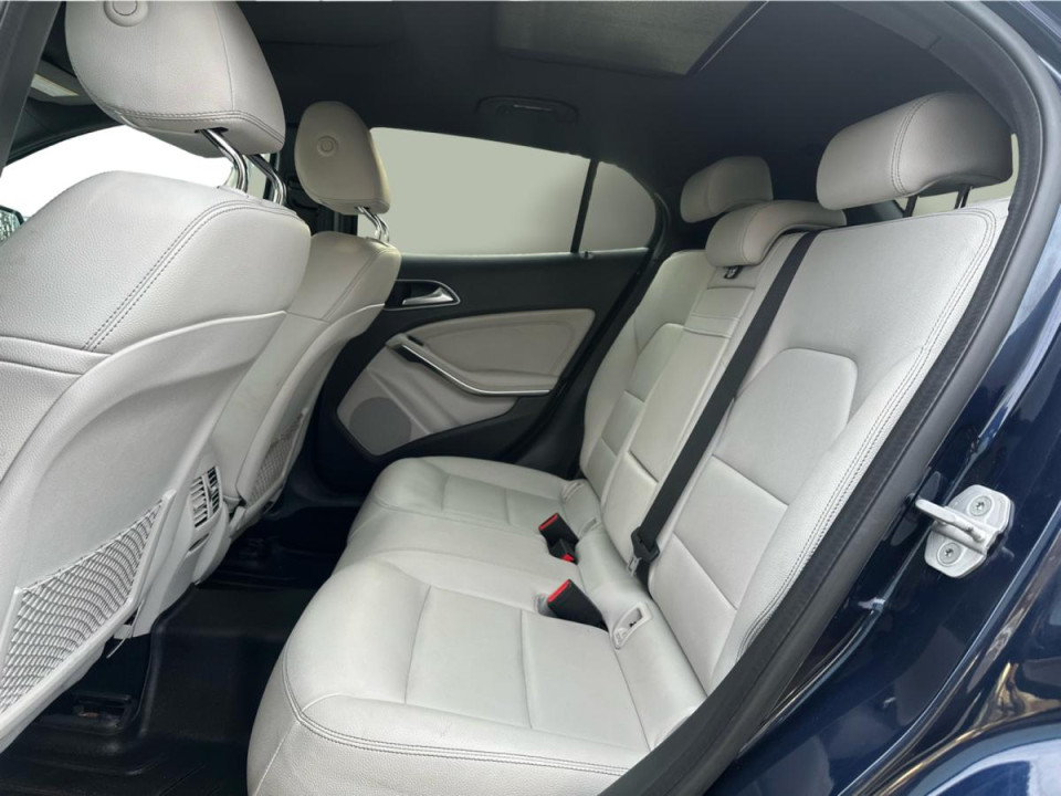 2017 Mercedes-Benz GLA 250 - Image 11