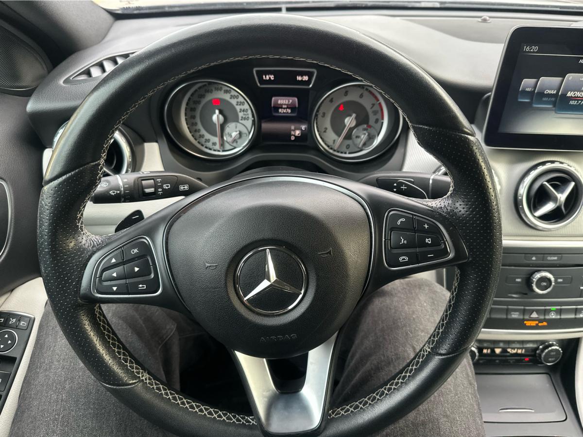 2017 Mercedes-Benz GLA 250 - Image 13