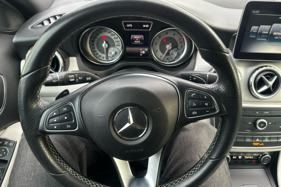 2017 Mercedes-Benz GLA 250 - Image 13