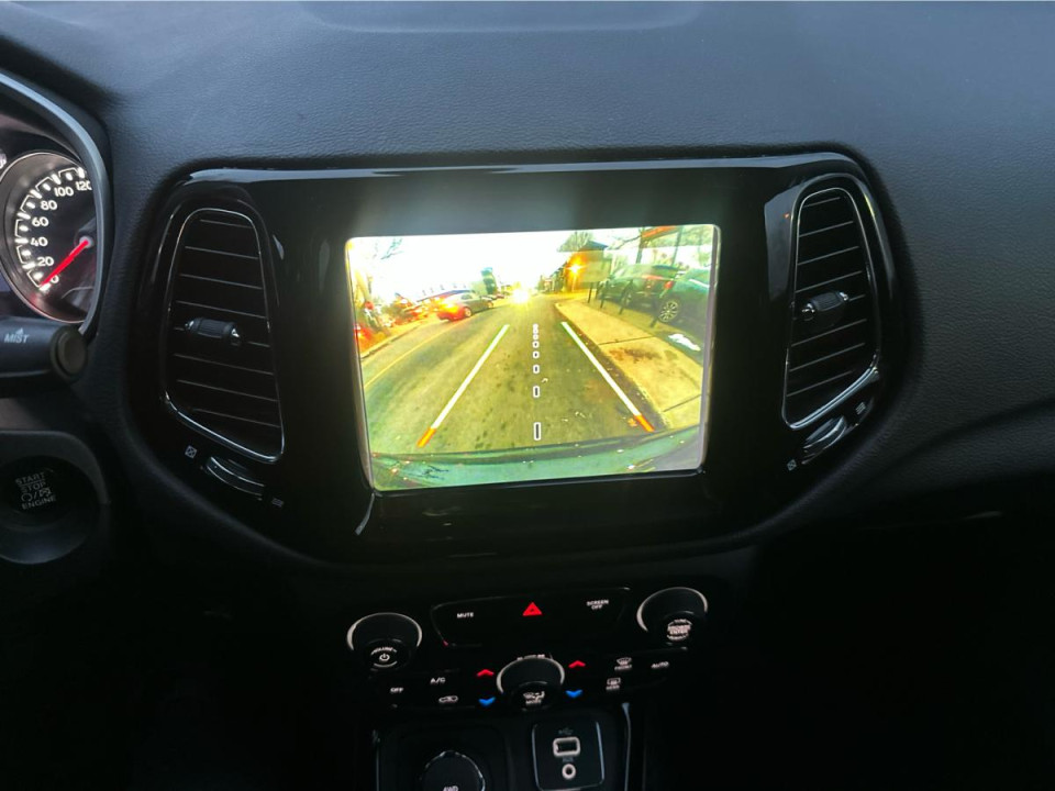 2017 Jeep Compass - Image 15