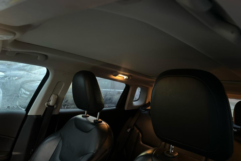 2017 Jeep Compass - Image 16