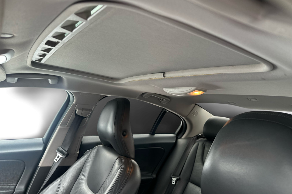 2014 Volvo S60 - Image 16