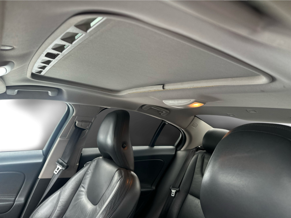 2014 Volvo S60 - Image 16
