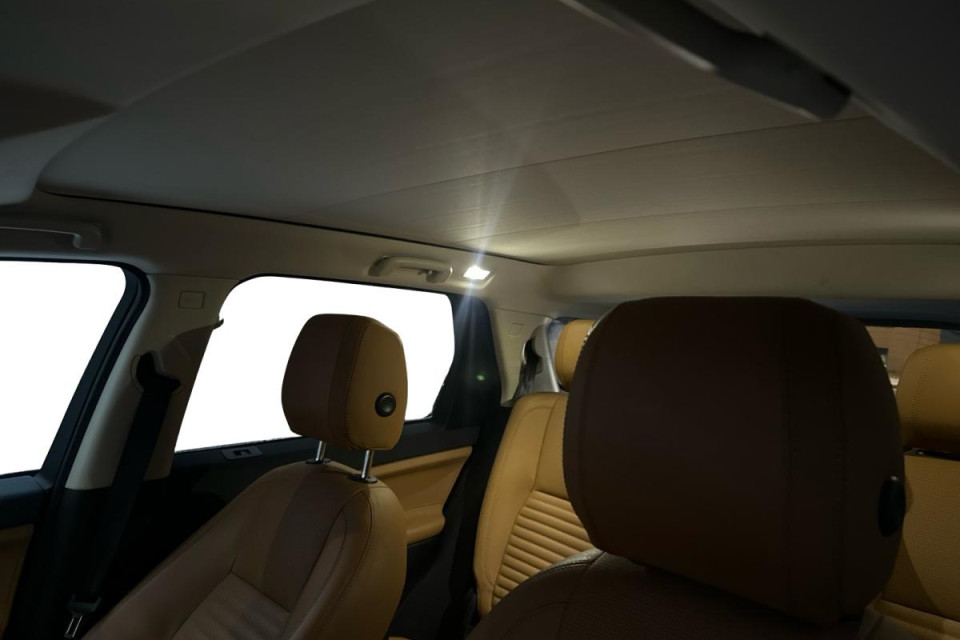 2019 Land Rover Discovery Sport - Image 10