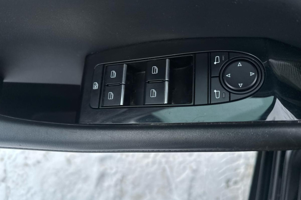 2023 Mazda Mazda3 Sport - Image 12