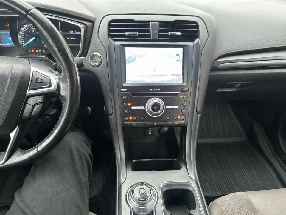2017 Ford Fusion - Image 14