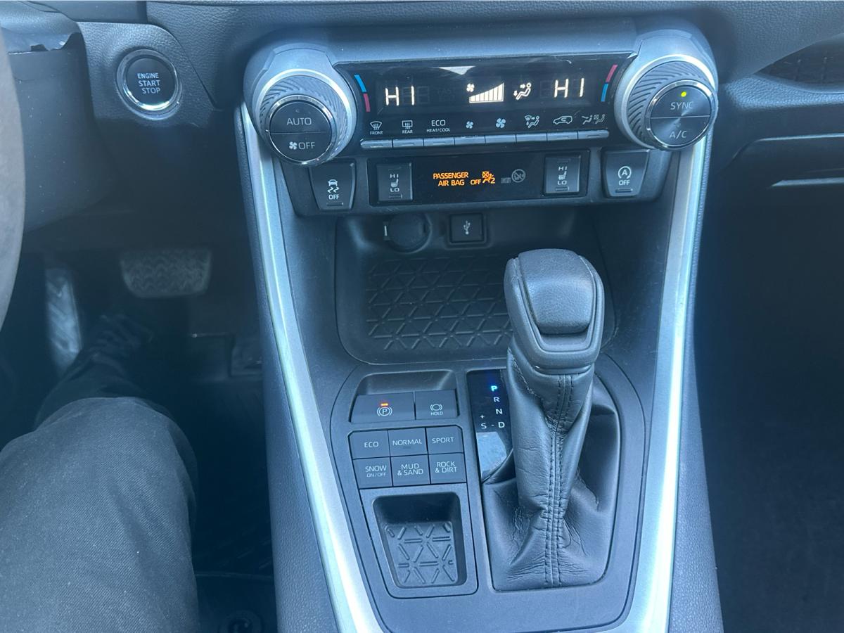 2021 Toyota RAV4 - Image 15