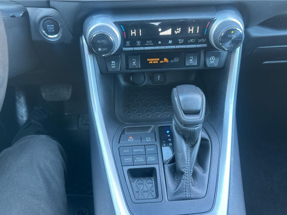 2021 Toyota RAV4 - Image 15