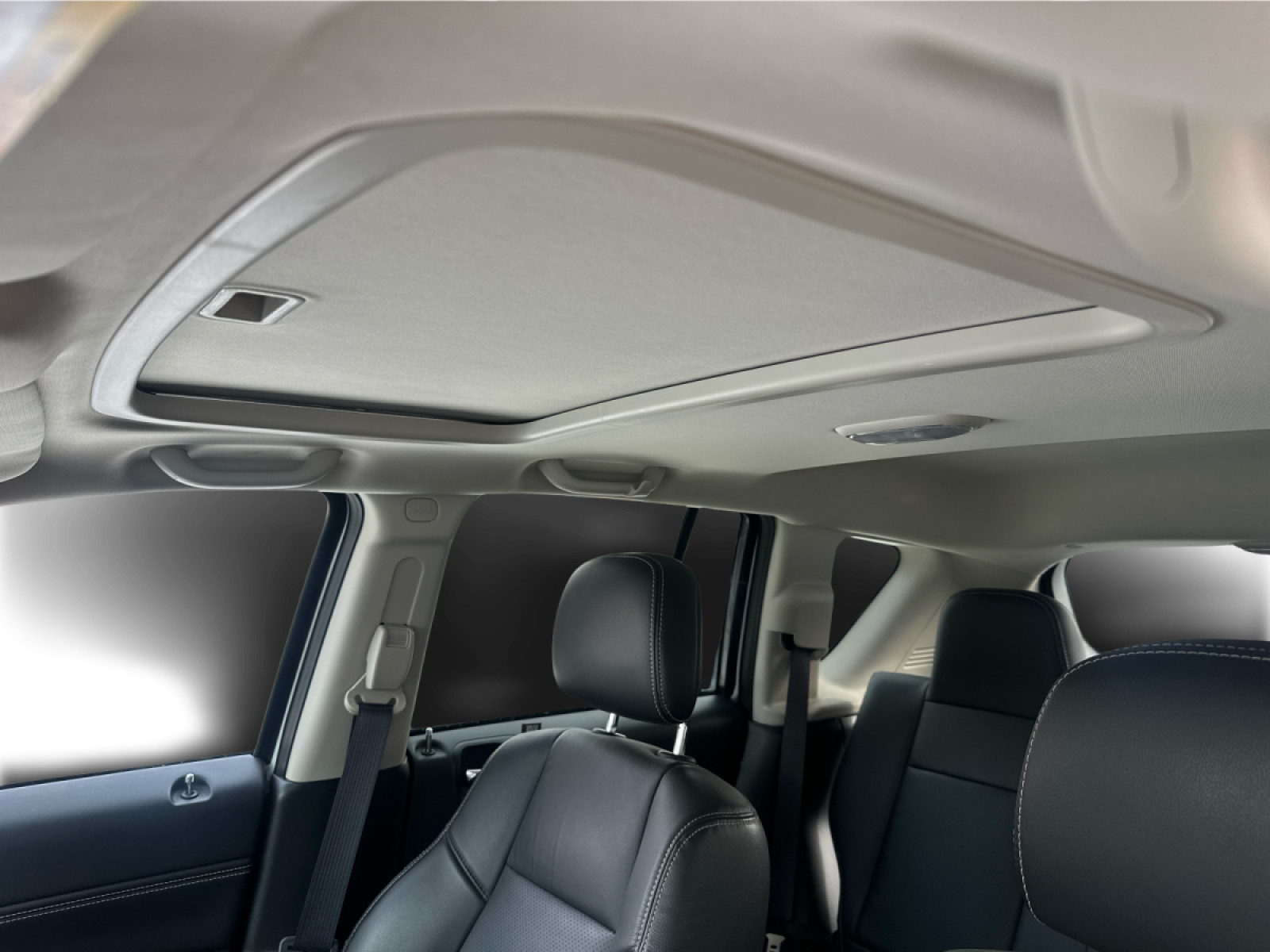 2016 Jeep Compass - Image 9