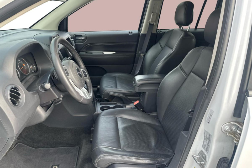 2016 Jeep Compass - Image 10