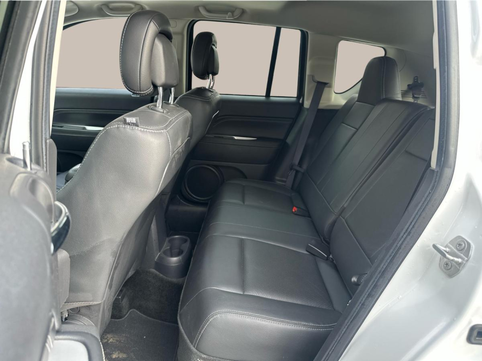 2016 Jeep Compass - Image 11