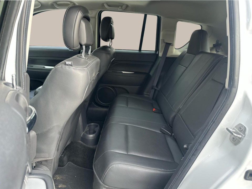 2016 Jeep Compass - Image 11